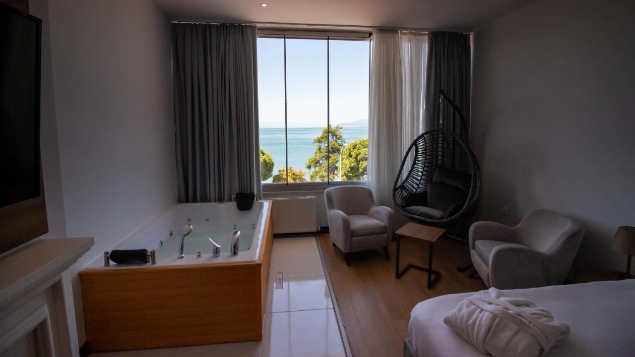 Lake Life Hotel Iznik Exterior photo